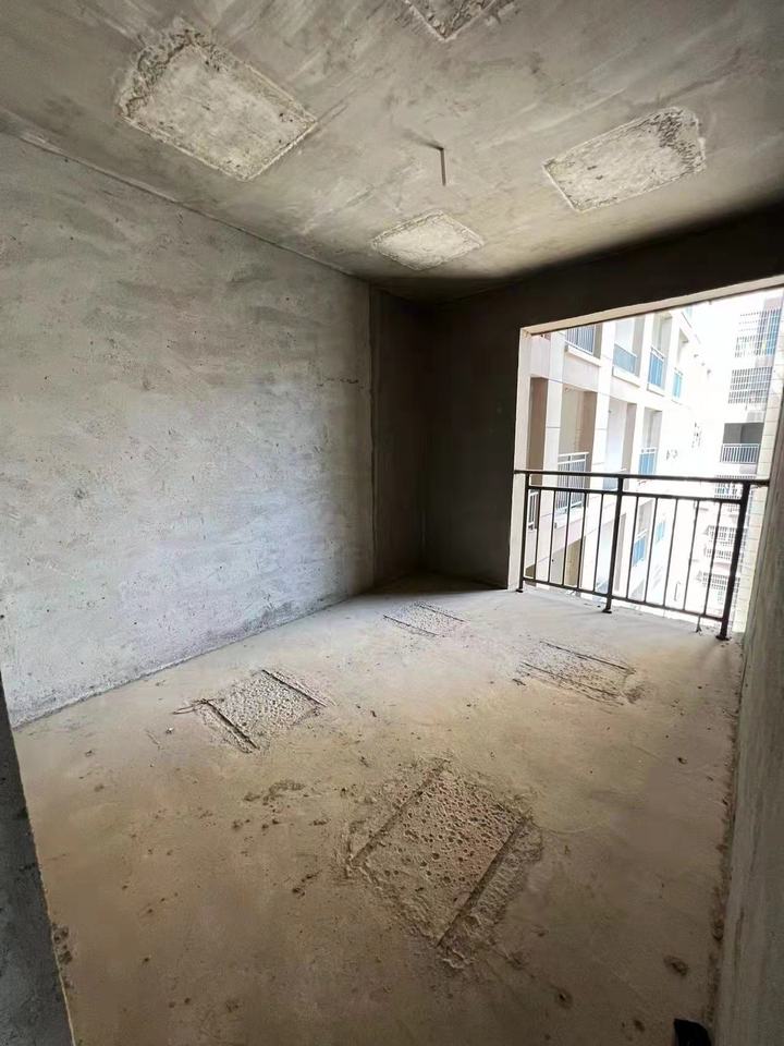 山水藍(lán)天法拍房二期19#、20#棟1304號