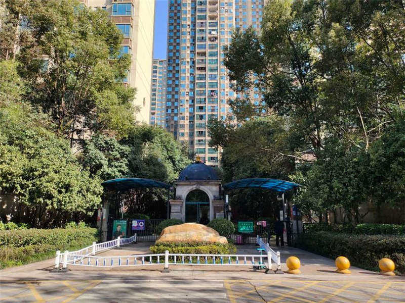 富基世紀(jì)公園法拍房41#、42#棟1606室