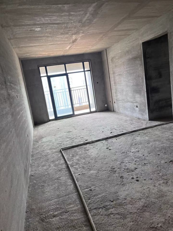 金湘苑小區(qū)法拍房4#商業(yè)、24#棟住宅2202號