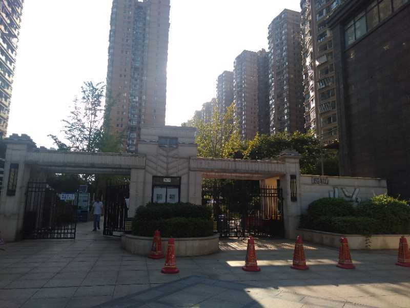 金澤園小區(qū)法拍房二期8、9棟304室