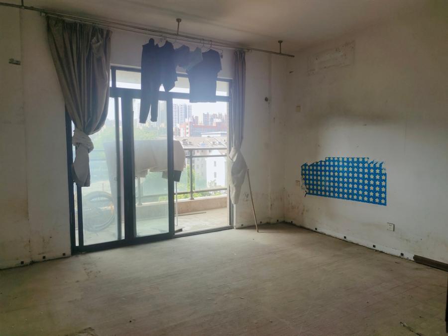 金典商務(wù)中心法拍房1、2、3、4棟618號(hào)