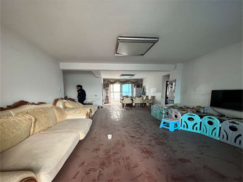 凱通國際城法拍房7、8、9棟2021號(hào)及室內(nèi)家具家電