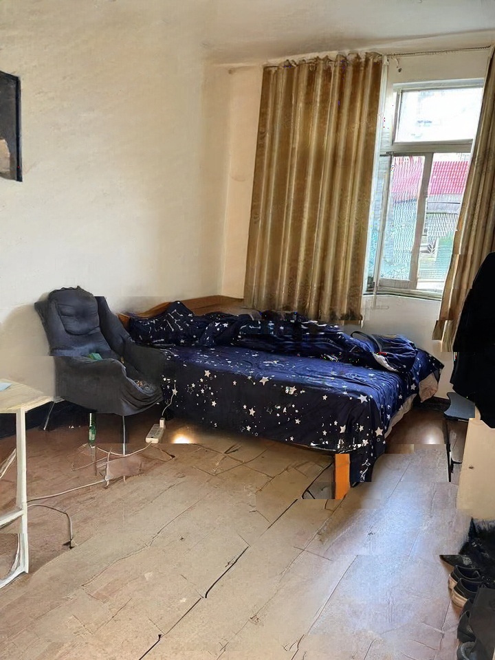 恒達(dá)時(shí)代花園（勞動(dòng)?xùn)|路179號）法拍房4棟701號房及室內(nèi)家具家電物品