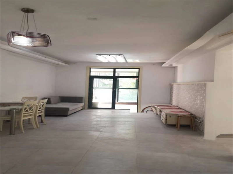 凱樂湘園（北區(qū)）法拍房2棟402號(hào)及室內(nèi)物品