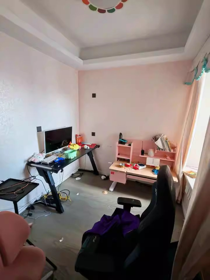 1755929621788161.jpg