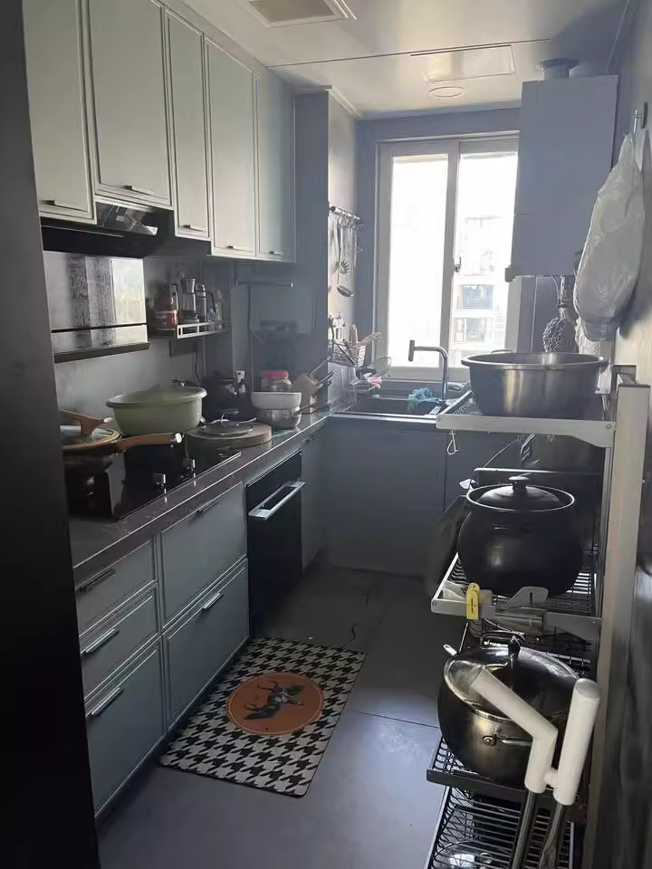 1758081438181637.jpg
