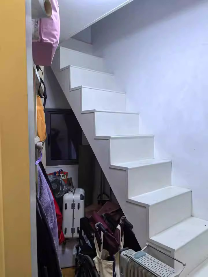 1758607345558674.jpg
