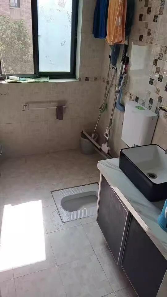 1758694166188536.jpg